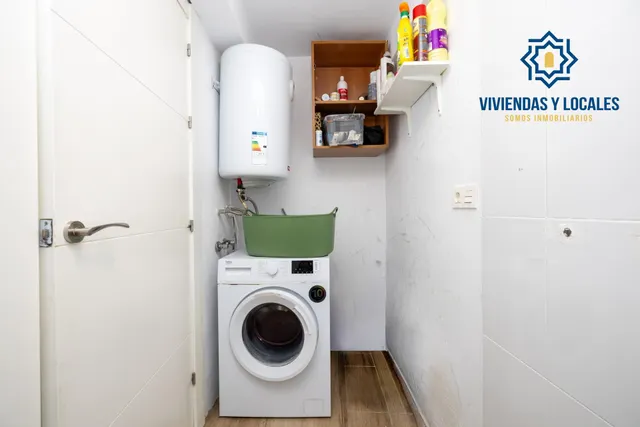 ¡Tu hogar soñado te espera en esta espectacular casa reformada! — 28