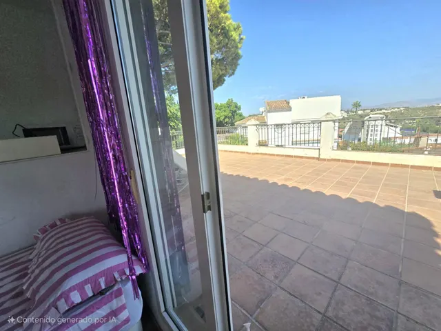 Chalet independiente con gran jardín y espectaculares vistas al mar — 19