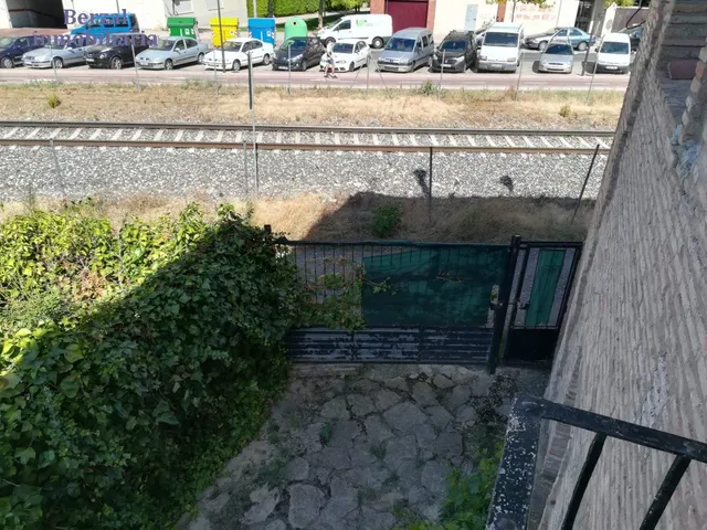 Casa magnifica, de dimensiones extraordinarias a veinte minutos andando del centro. — 29