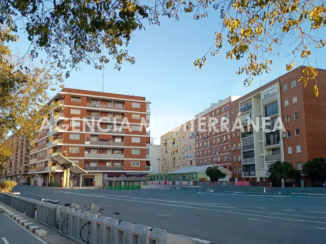 L'OLIVERETA: 5º piso reformado de 130 m2 con ascensor y balcón — 9
