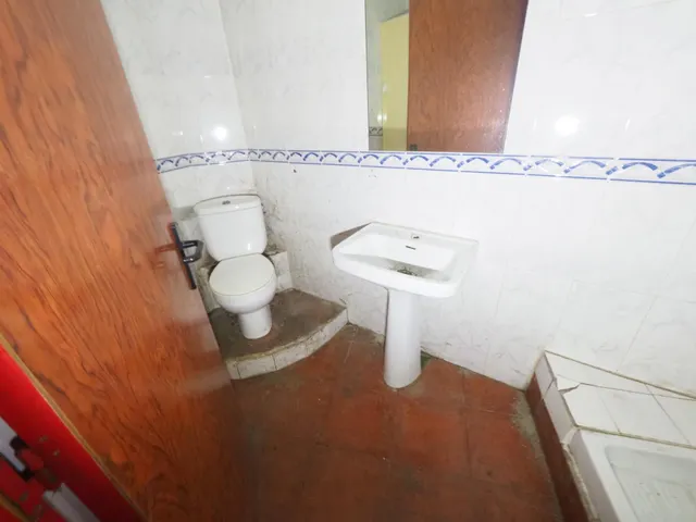 Se vende local comercial en mollet del valles — 9