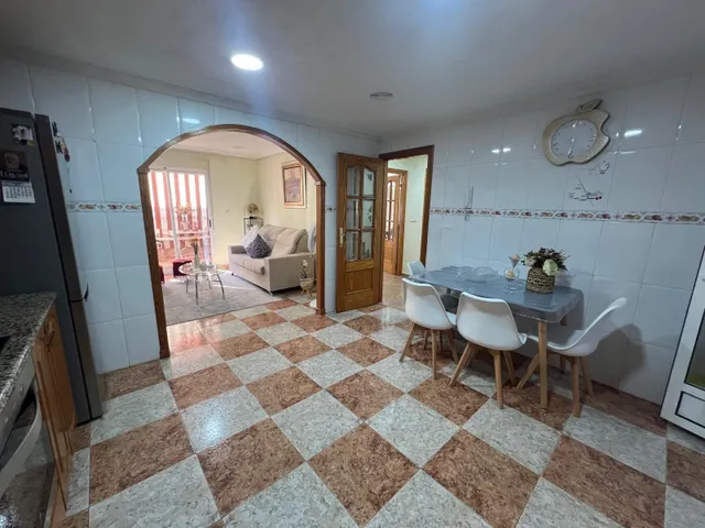 ¡Piso de 147 m2 con gran terraza, ascensor y 4 habitaciones! — 40