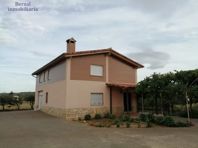 Magnifica casa, con más de dos mil metros de terreno. — 6