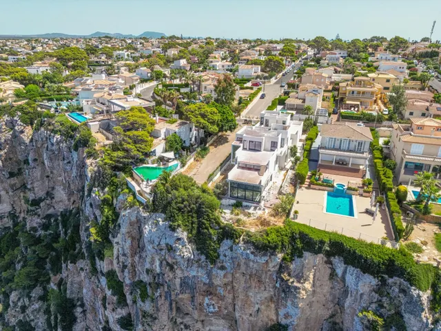 Impresionante villa en primera línea sobre el acantilado de Bahía Grande con espectaculares vistas panorámicas al mar — 23