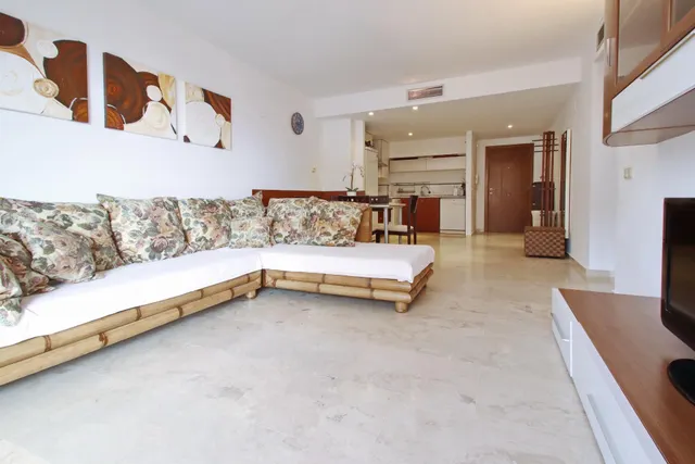 Soleado apartamento con vistas a la piscina en La Entrada, Punta Prima, Costa Blanca — 20