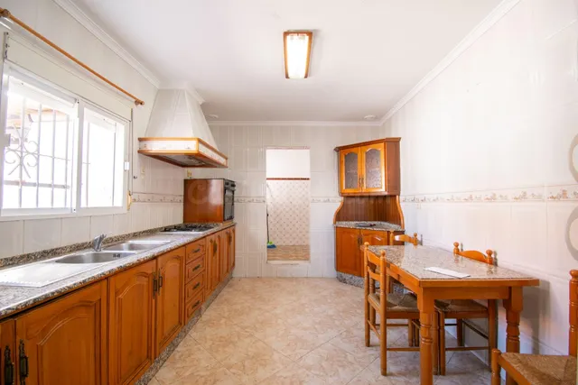CASA CON PATIO Y AZOTEA EN CHICLANA, ZONA FUENTE AMARGA - foto 2