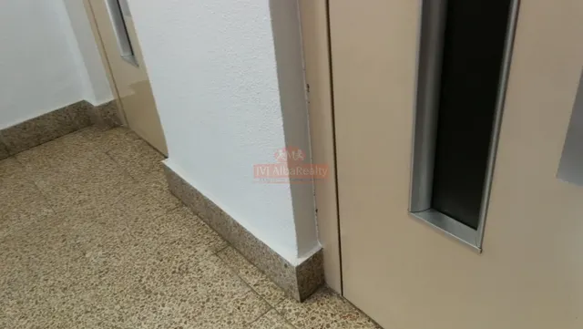 OCASION! SE ALQUILA GRAN ENTREPLANTA CON DIVERSOS DESPACHOS Y OFICINAS, EN EL CORAZON DE ALBACETE — 34
