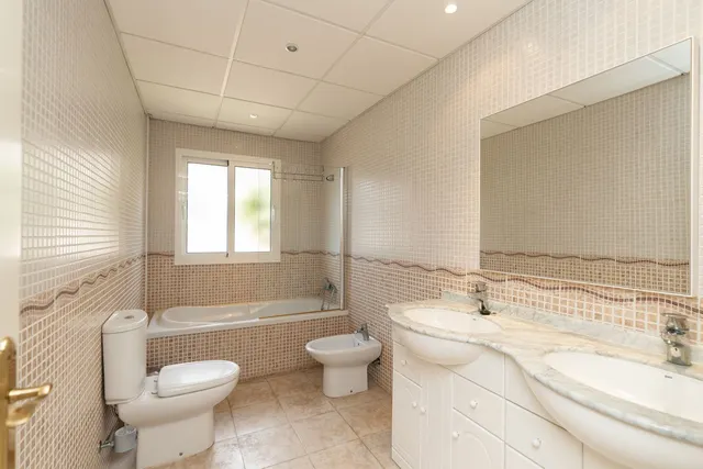 Chalet 4 habitaciones 371m² en venta - Riviera del sol — 50