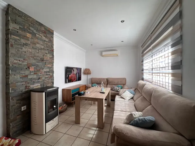 CASA EN LA PUEBLA DE CAZALLA — 17