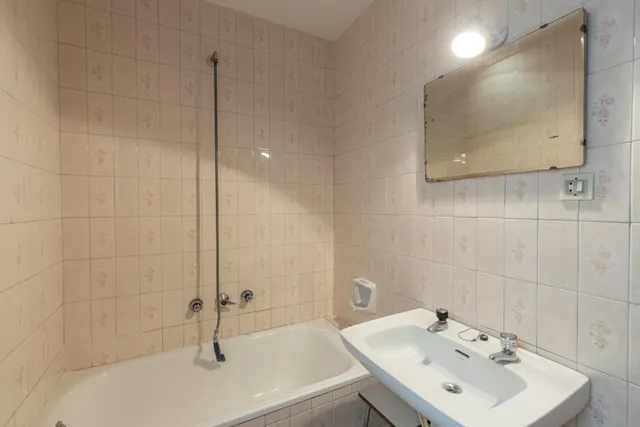 Piso con terraza y gran potencial junto a Camino de Ronda — 21