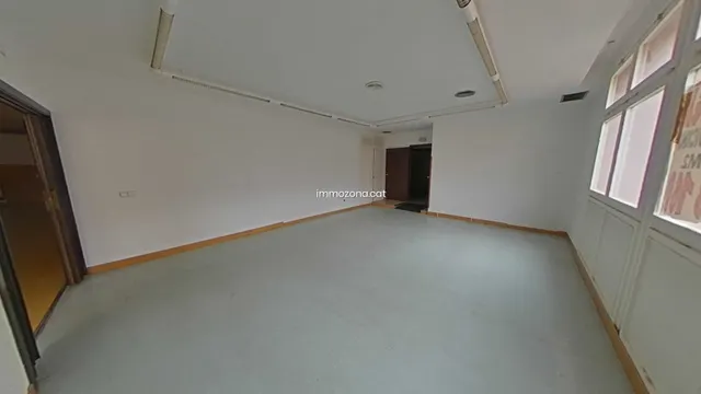 2 LOCALES DE 821 M2. EN TOTAL, FIGUERES — 24