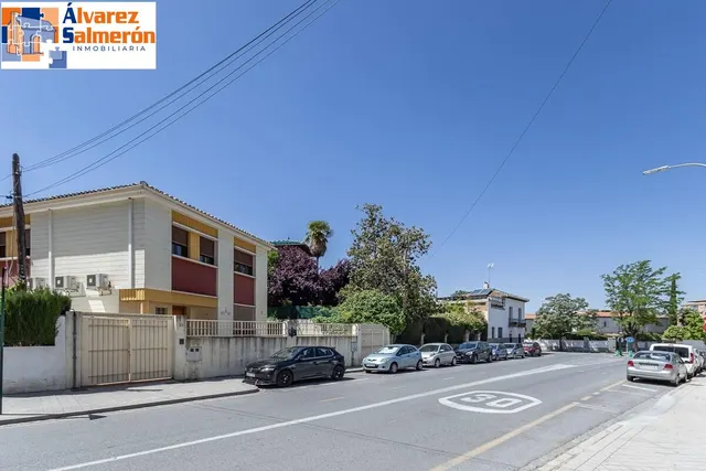 Chalet Exclusivo en Camino Bajo de Huétor — 38