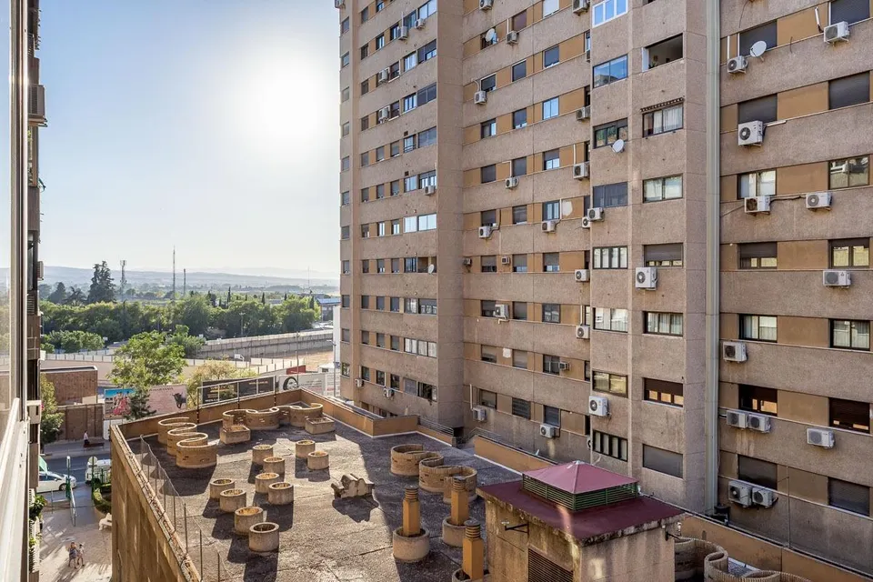 GRAN PISO ENTRE ARABIAL Y CAMINO DE RONDA