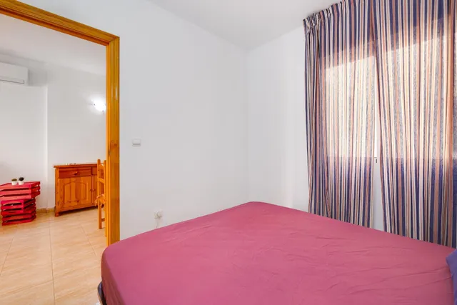 Apartamento de 2 dormitorios con piscina comunitaria en Torrevieja — 21