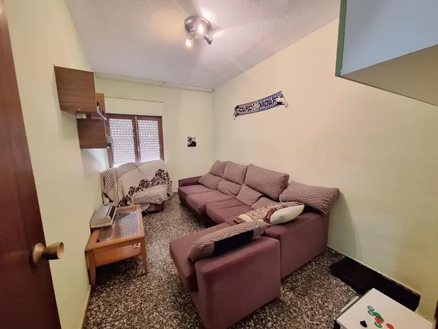 Amplia casa con 5 dormitorios, patio y planta baja ideal para garaje, negocio o proyecto — 20
