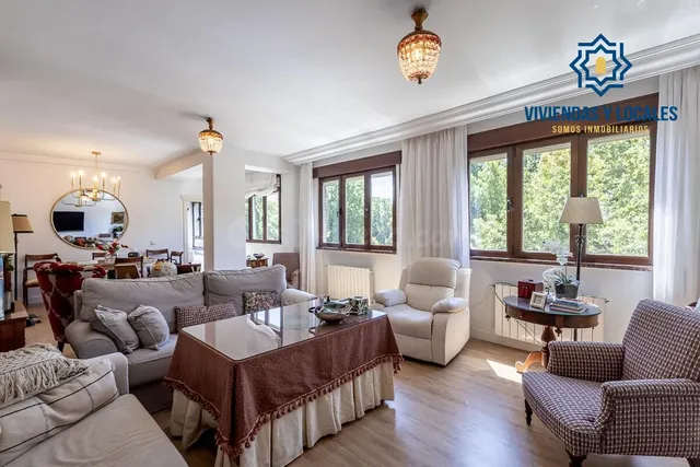 Residencia señorial reformada en la emblemática Carrera de l - foto 2