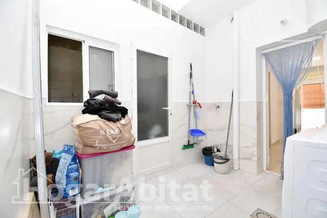 Planta baja acogedora y semireformada con patio — 11