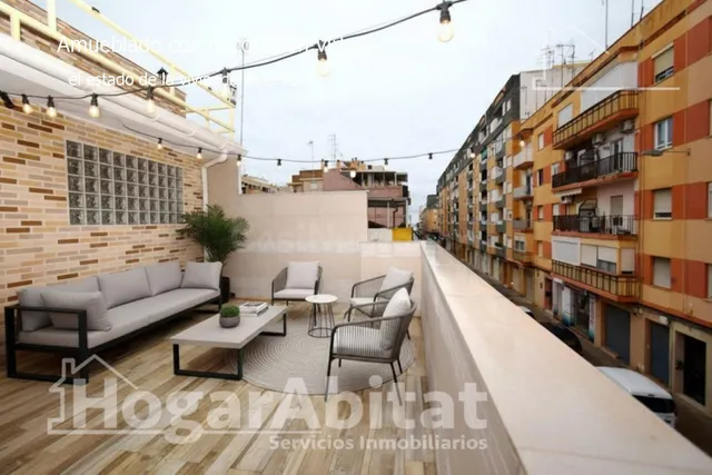 CASA CON CINCO TERRAZAS Y PAELLERO CERCA DE LA PLAYA - foto 2