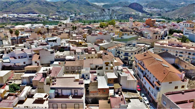 Solar en venta con emocionante proyecto de local y casa en e - foto 3