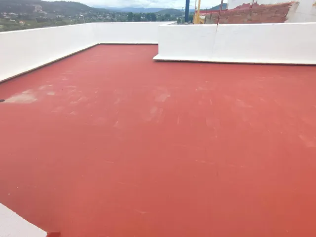 CASA EN ONDA DE DOS PLANTAS MAS TERRAZA — 34
