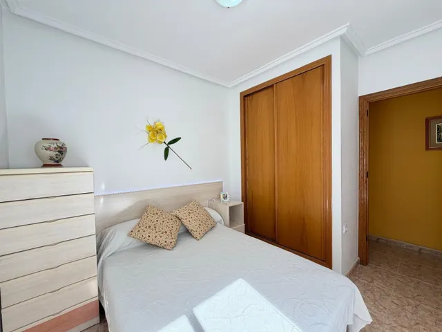 Ático con vistas al mar en av. de las habaneras con vistas al mar. 2 dorm. 1 baño. superficie de 79 m2. — 18