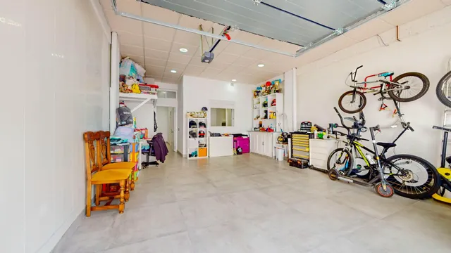 PRECIOSA CASA  A LA VENTA EN BENAHAVIS — 28