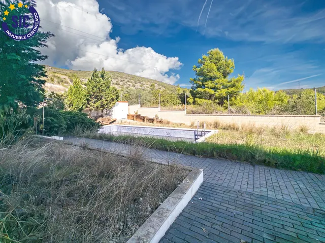 Apartamento de 2 dormitorios//bajo con jardín — 14