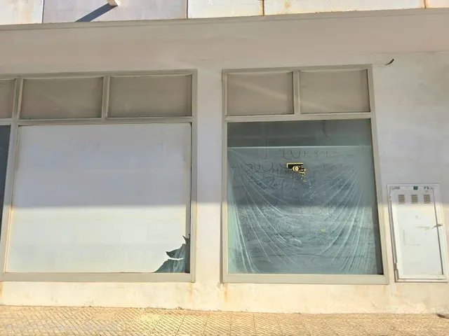 Se vende local comercial con posibilidad de hacer cambio de uso a vivienda — 17