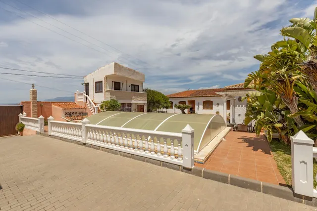 ESPECTACULAR VILLA EN EL PUNTALÓN.... MOTRIL!!! - foto 5