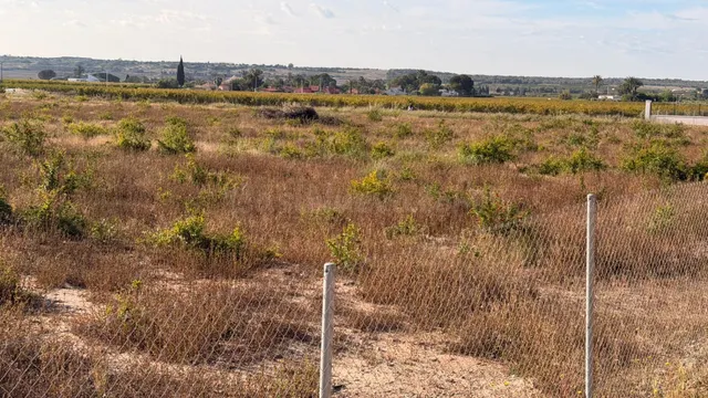 Oportunidad de Inversión, Terreno junto al núcleo urbano. - foto 2