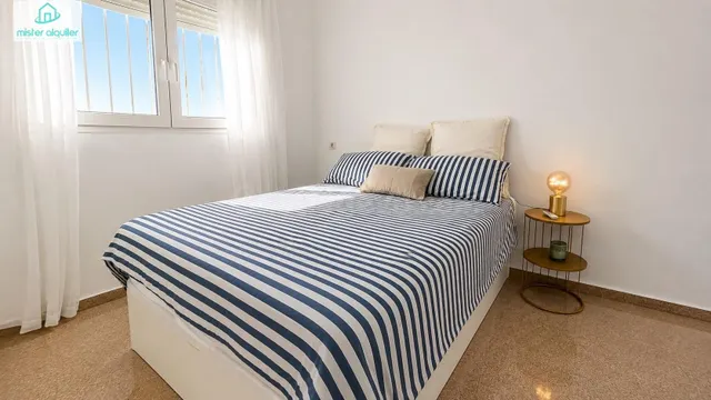 UN BALCÓN AL MEDITERRÁNEO EN LA PLANTA 17 — 28
