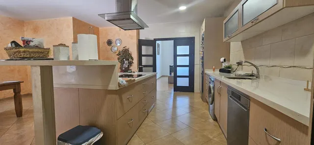 Impresionante Chalet en Urbanización Encinares de Alcolea con piscina y amplias estancias. — 30