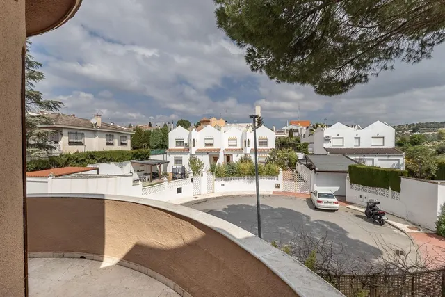 Espectacular casa independiente con piscina y grandes vistas en Monteluz (Peligros) — 33