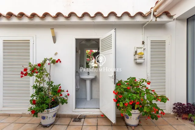 Amplia vivienda con ascensor, patio y terrazas — 13