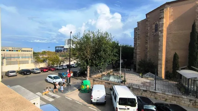 PRIMER PISO TOTALMENTE EXTERIOR EN FINCA CON CONSERJE Y ENORME TERRAZA ESQUINERA — 25