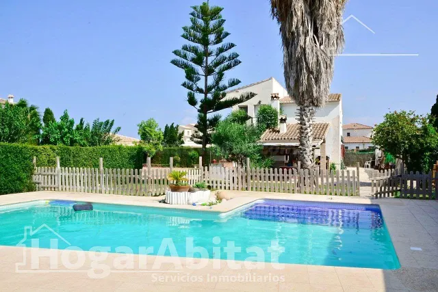 ¡ESPECTACULAR! CHALET SEMINUEVO CON PISCINA PRIVADA, GARAJE  - foto 3