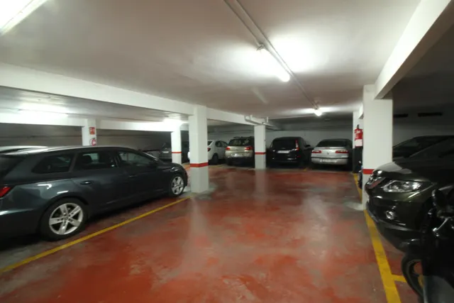 Plaza de parking coche grande en Zona Sant Joan, junto a los Juzgados de Vilanova — 6