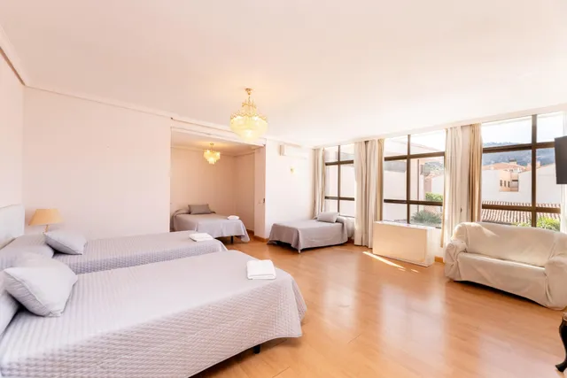 ACTIVO HOTELERO CON POTENCIAL DE INVERSIÓN Y RECONVERSIÓN – CEBREROS, ÁVILA — 27
