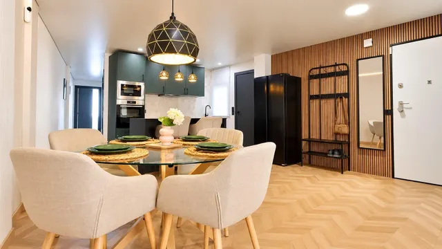 Apartamento reformado de 3 dormitorios con vistas al mar en 