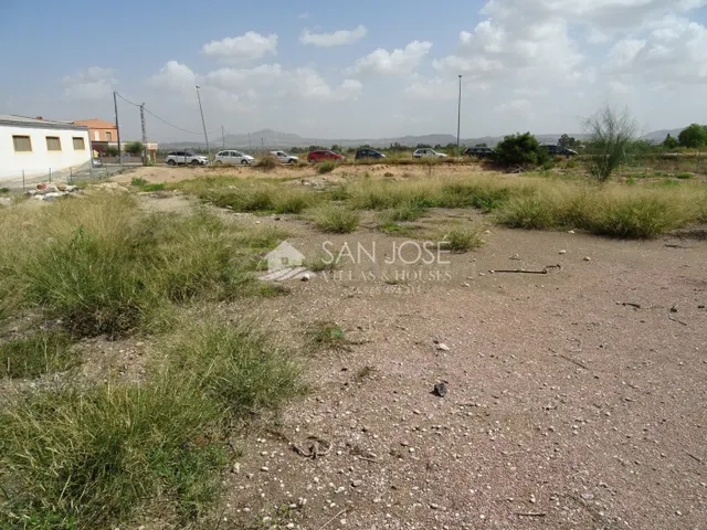 VENTA DE SOLAR INDUSTRIAL EN ASPE, ALICANTE EN BUENA ZONA Y  - foto 4
