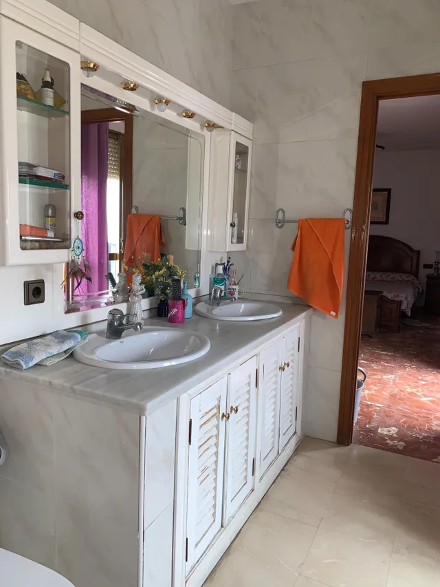 Espectacular Adosado de 220 m2 | 6 Dorm. | 4 Baños | Azotea y Patios — 6