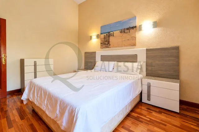 Chalet independiente a 100 m del mar con jardín y piscina en Cabo de las Huertas. — 48