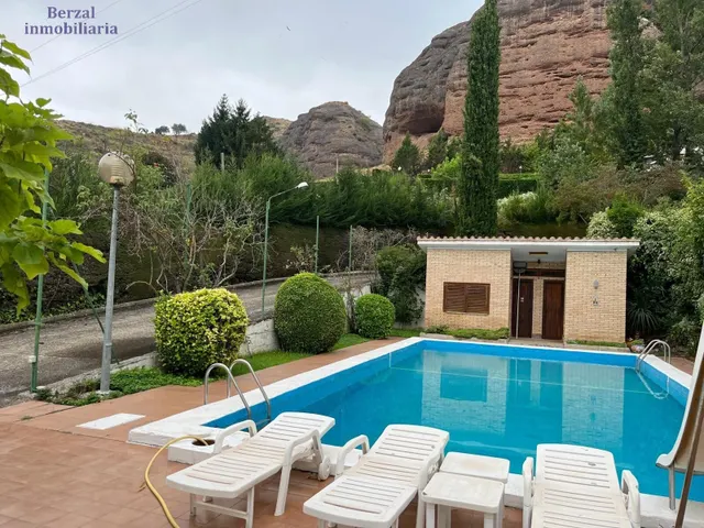 Casa en parcela de casi cuatro mil metros, con piscina, jardin, maravillosas vistas. — 10