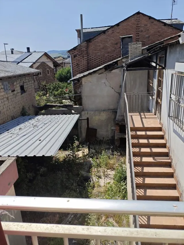 Venta Edificación con Negocios — 11