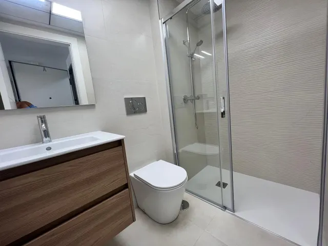 Para estrenar en el centro de Torrevieja, a estrenar! 🏡✨ — 24