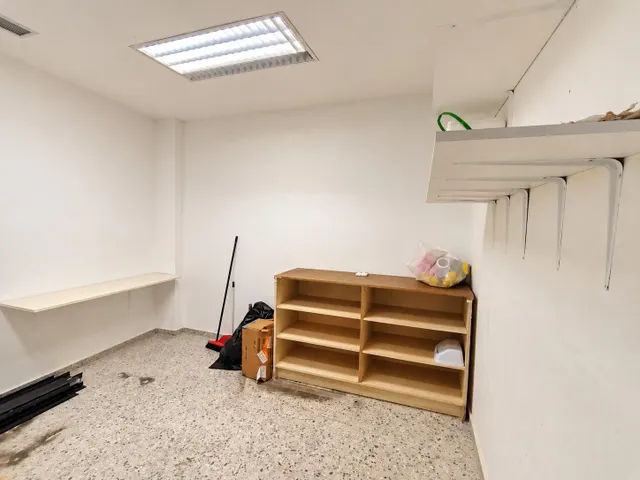LOCAL COMERCIAL EN EL CENTRO – AMPLIO, VERSÁTIL Y LISTO PARA INICIAR ACTIVIDAD — 8