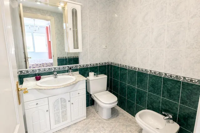 AMPLIO PISO EN VENTA EN CALLE MOLINO DE VIENTO, FUENGIROLA — 7