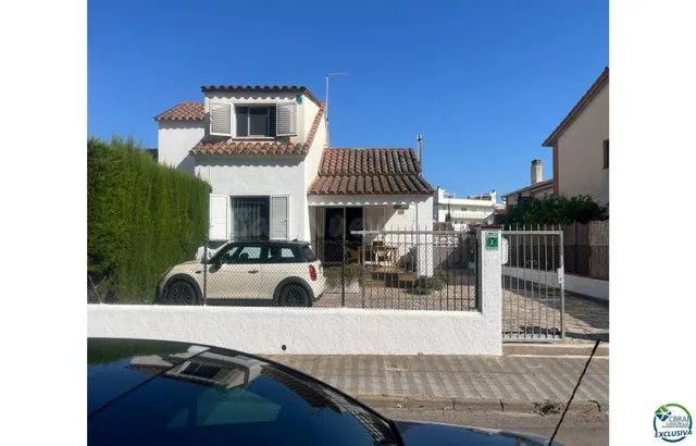 Casa en Mas Mates con 3 habitaciones terreno y vistas al par