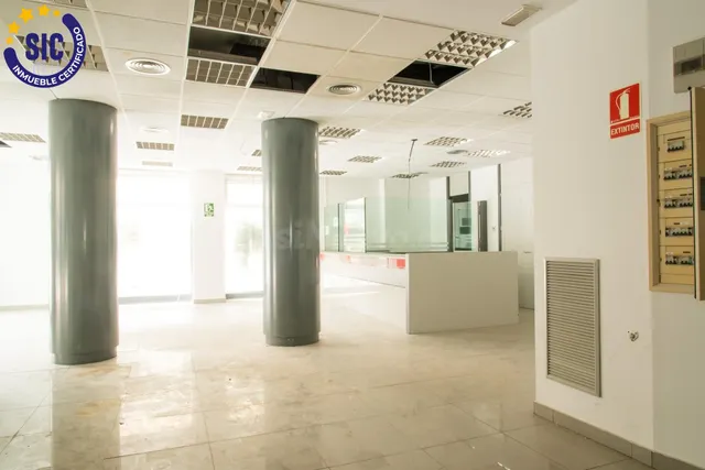 🔝 Amplio Local Comercial en Venta en Zona Estratégica – 450 