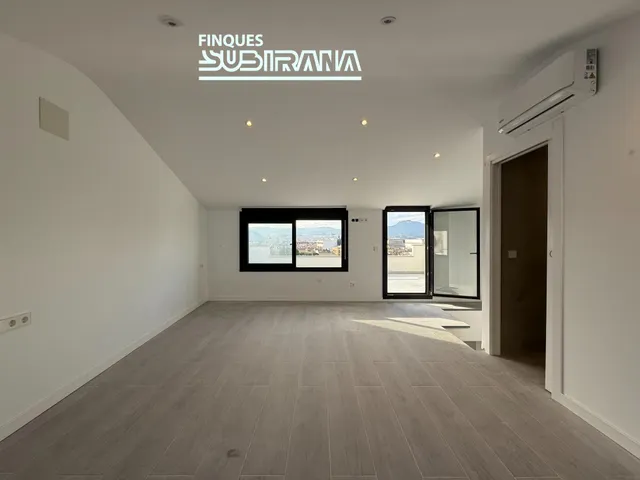 DÚPLEX EN VENDA A IGUALADA - ESTACIÓ VELLA + 2 TERRASSES 17 i 18m2 — 8